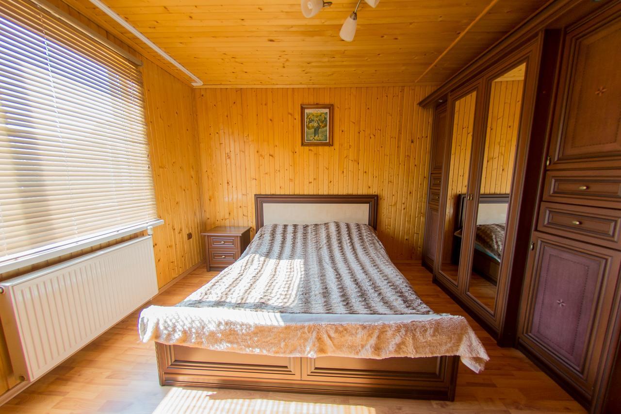 Guest House Suzirya Karpat Iaremcea Exterior foto